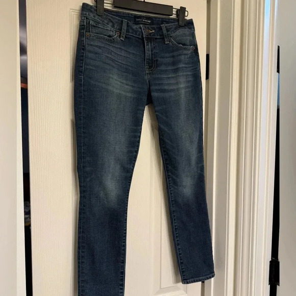 Lucky Brand Dark Wash Jeans  Straight Leg Size 4/27 - Picture 3 of 7
